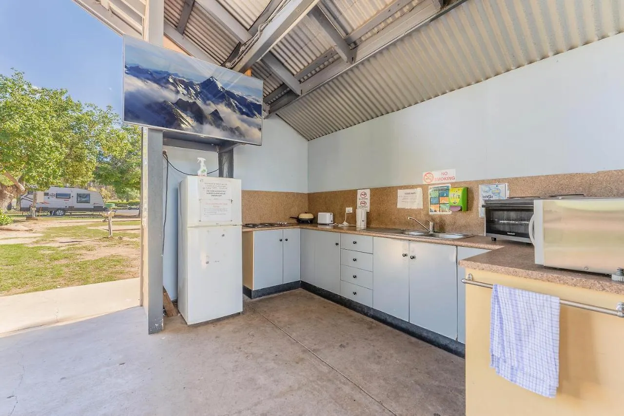 Gindie Big4 Lake Maraboon Holiday Village פארק נופש